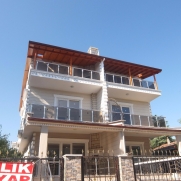 TEKİRDAĞ YENİÇİFTLİKTE DENİZ MANZARALI YAZLIK